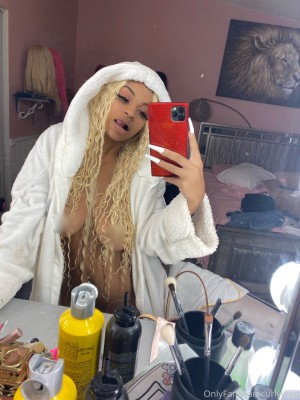 iamcurlyyred Photo #50