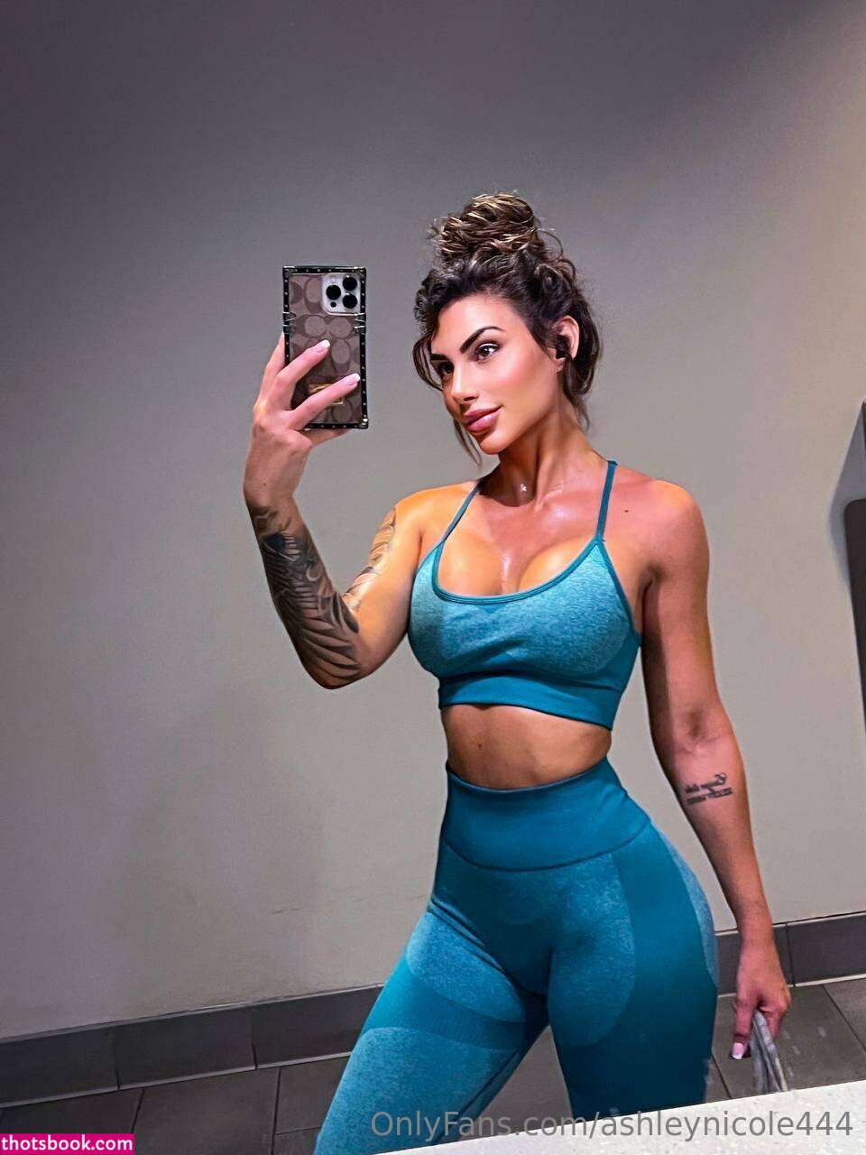 Ashley Nicole Photo #1