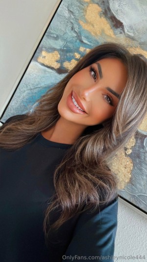 Ashley Nicole Photo #2