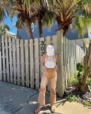 Leighton Lyons Photo #40