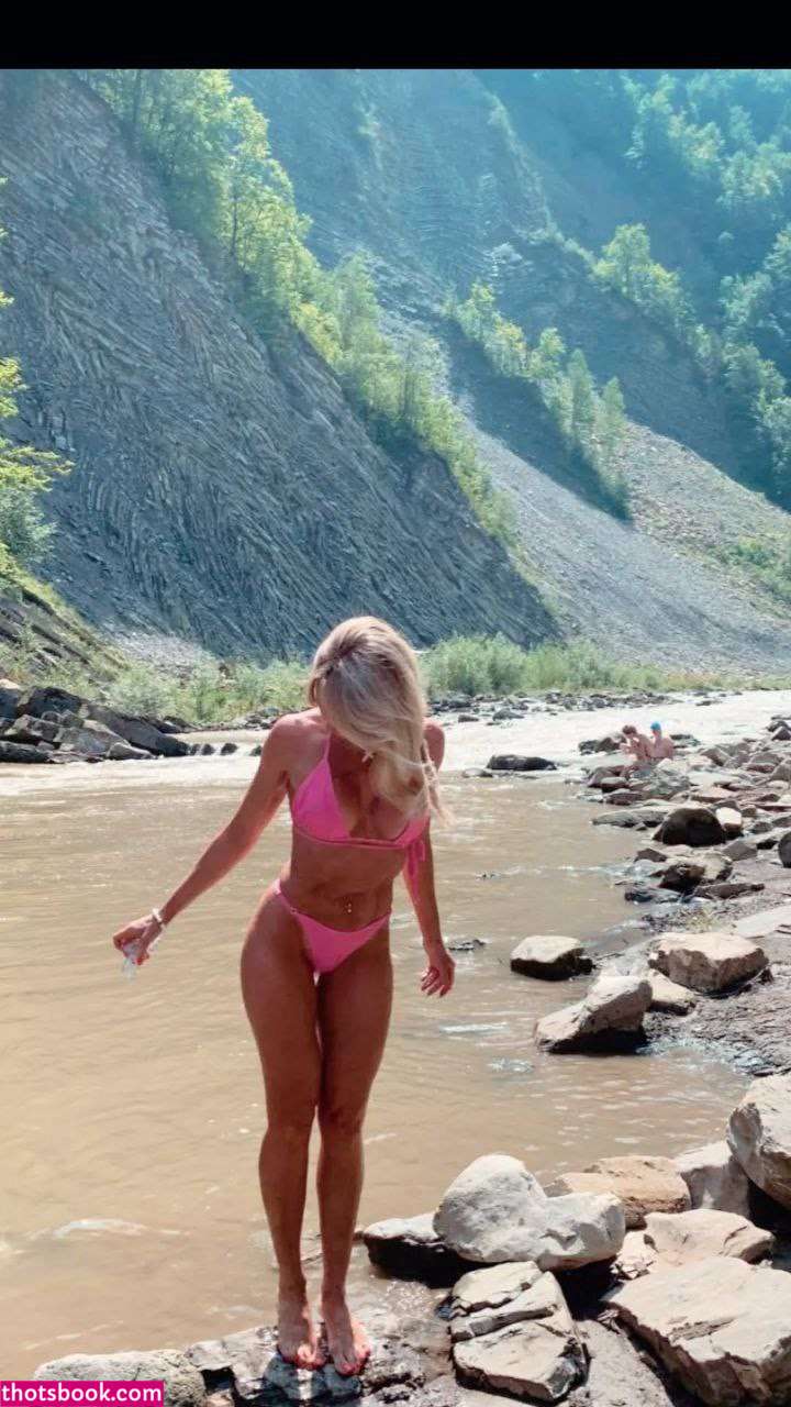 Marianna Happy Photo #24