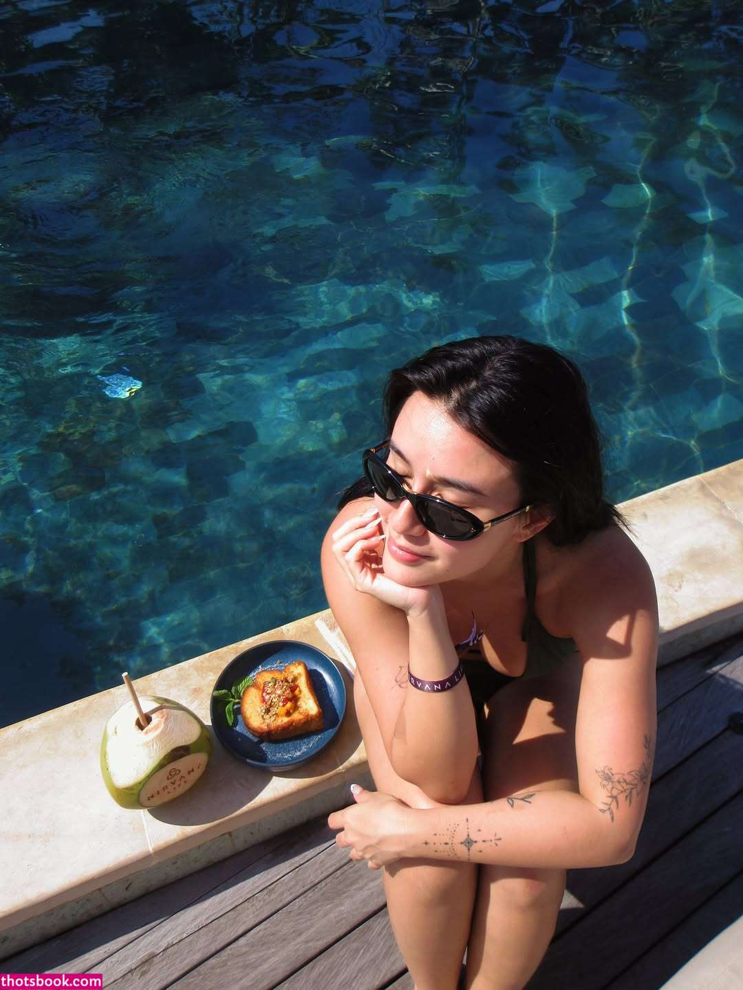 Saffron Sharpe Photo #7