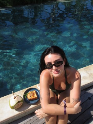 Saffron Sharpe Photo #9