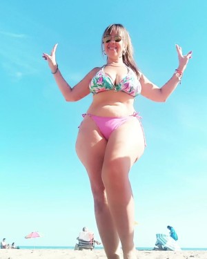 beautycurvywoman Photo #2