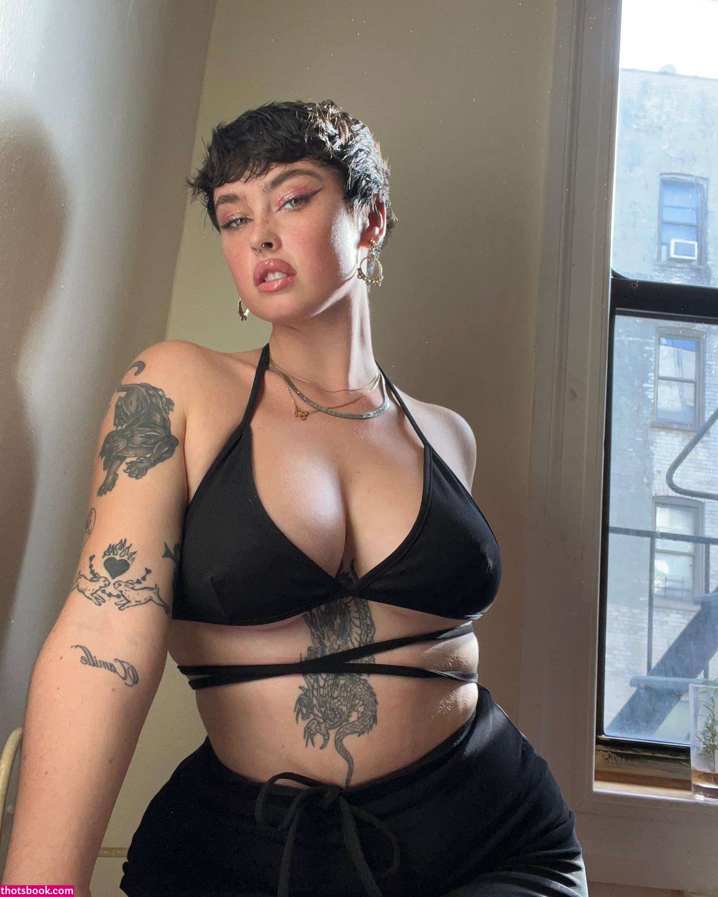 motherbimbo Photo #2