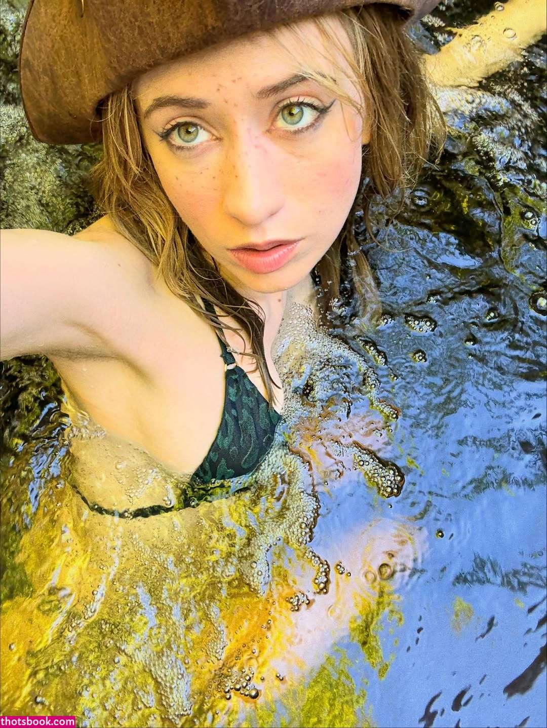 Bug Universe Photo #40