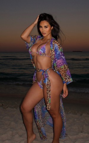 Daisy Chen Photo #11