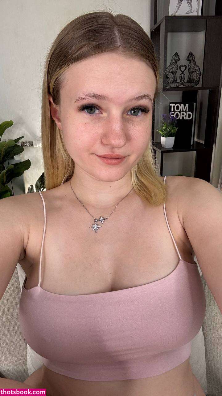 Emilyhewell Photo #12