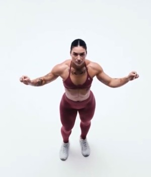 Kelly Matthews Photo #8