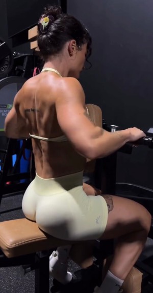 Kelly Matthews Photo #11