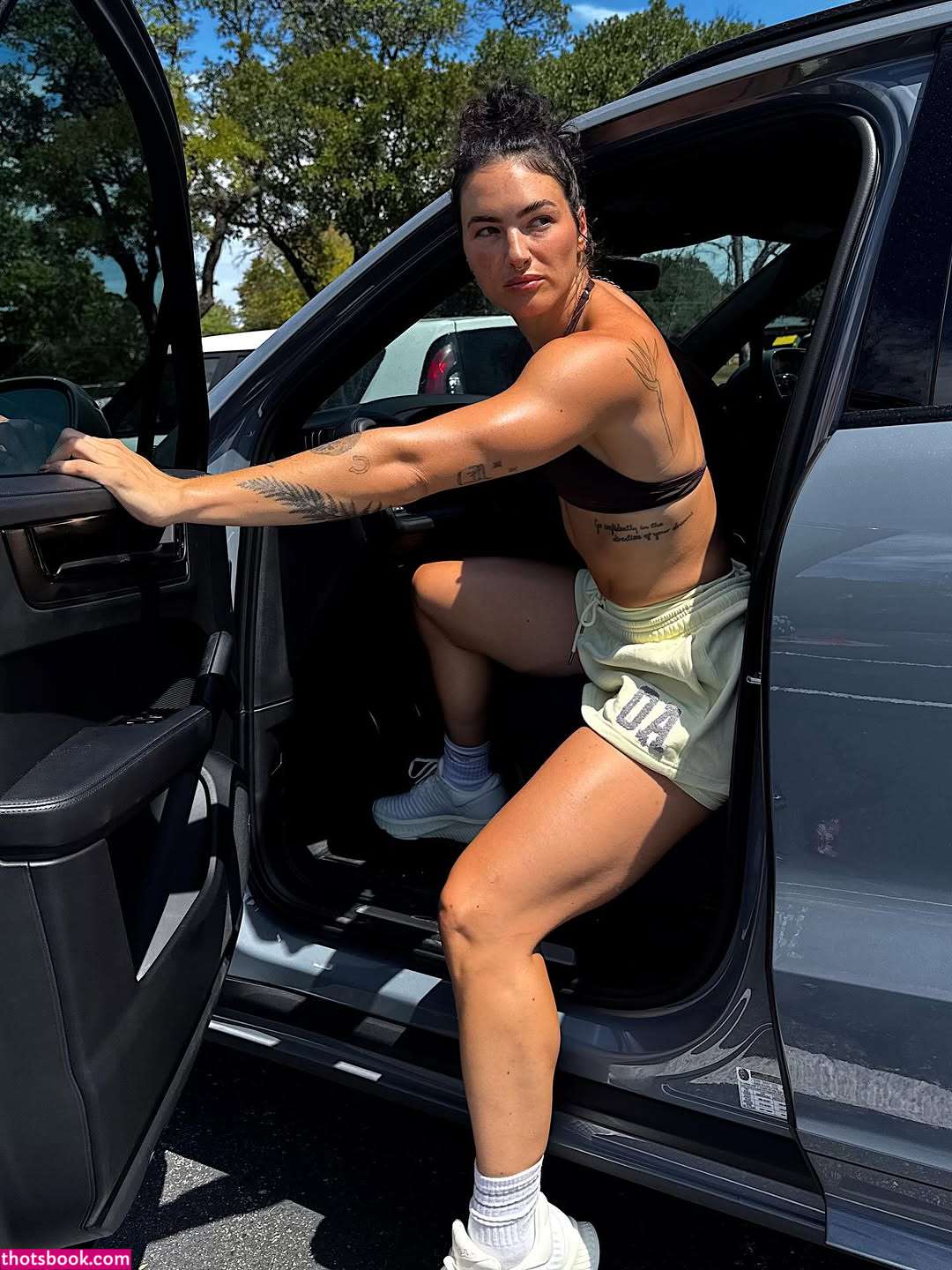 Kelly Matthews Photo #26