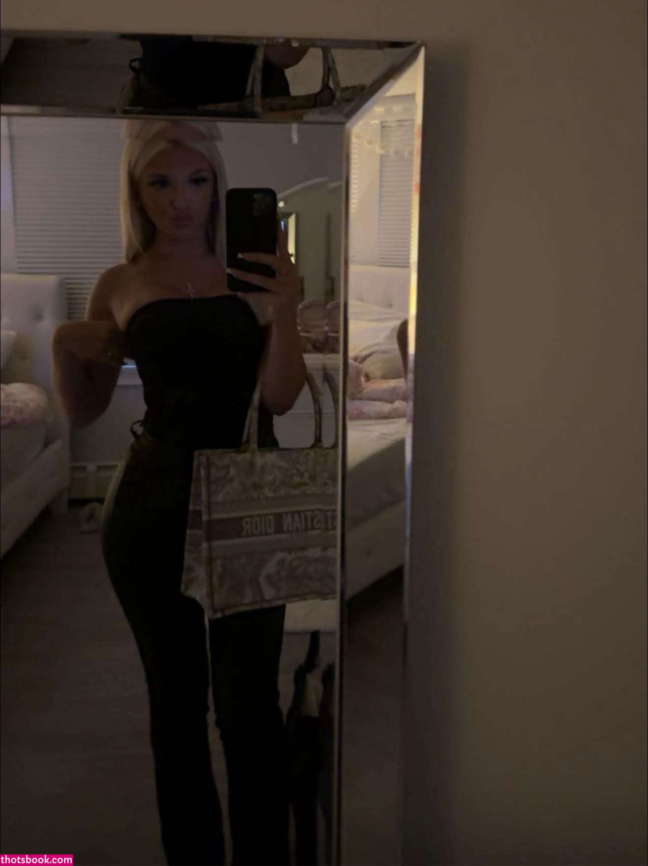 nikkidalessandro22 Photo #38