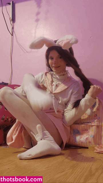 Ariel Harris Photo #10