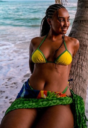 Aurea Febraio Photo #3