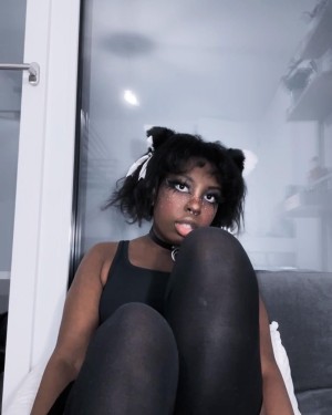 Blxssombbg Photo #12