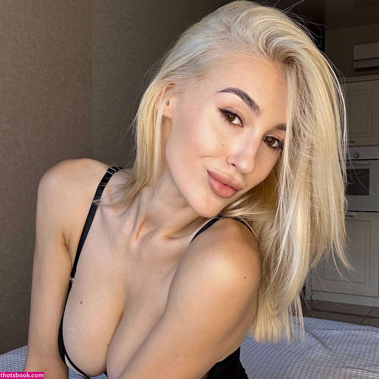 Eva Amelia Photo #28