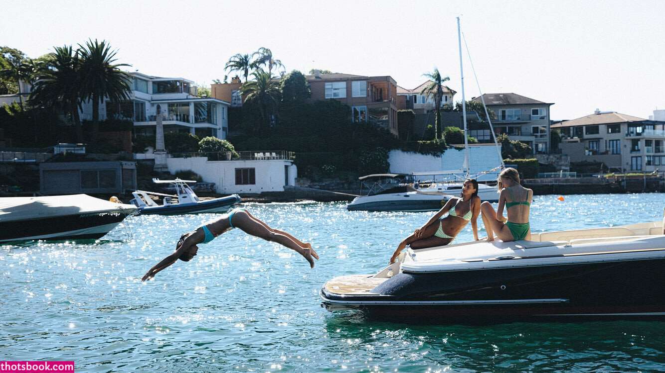 Alannah Walton Photo #4