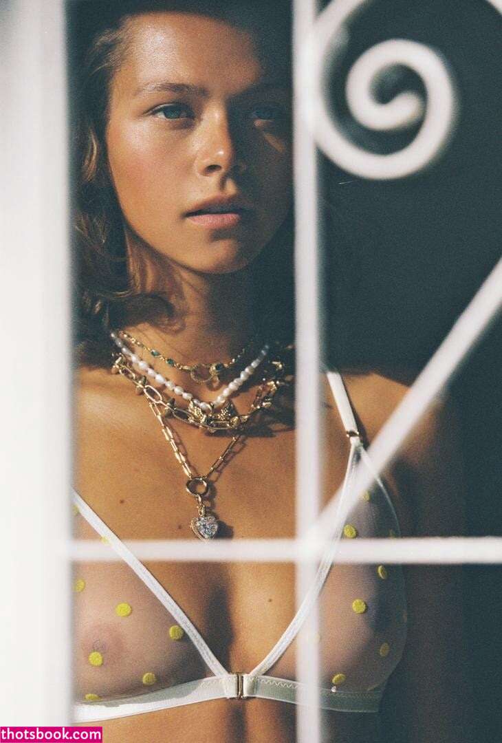 Alannah Walton Photo #26