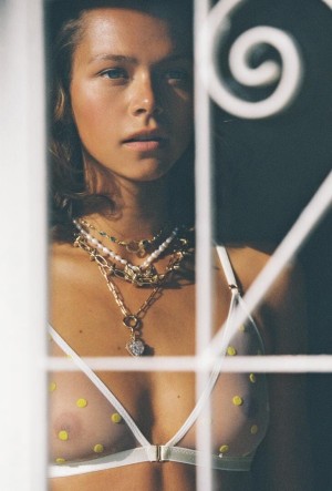 Alannah Walton Photo #26