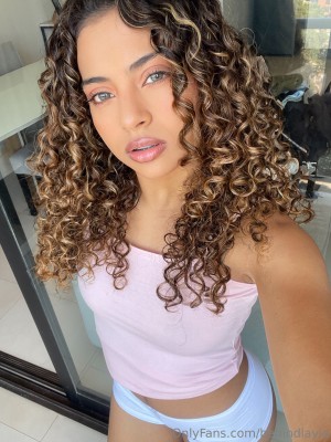 behindlayla Photo #30