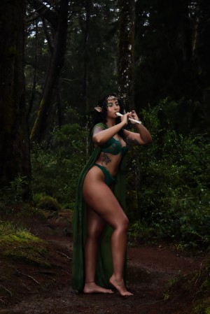 Agatha Collins Photo #20