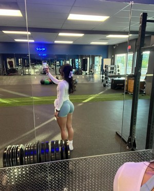 Lizelle Pear Photo #16