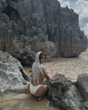 Nika Higashionna Photo #15