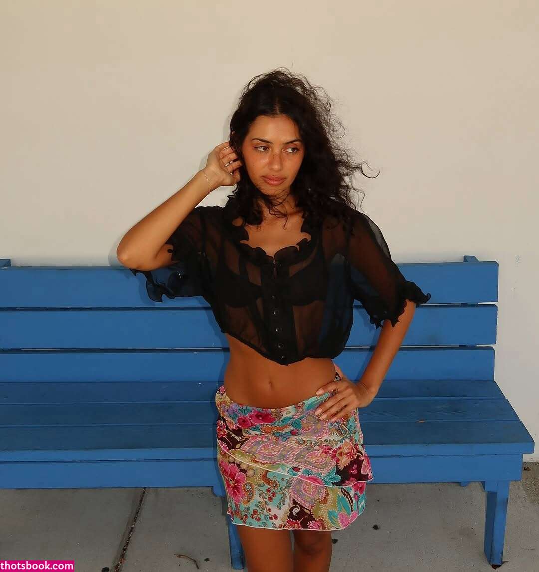 Tara Bakalian Photo #34