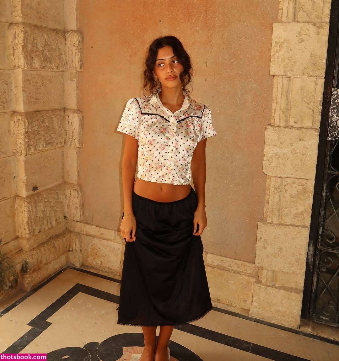 Tara Bakalian Photo #40