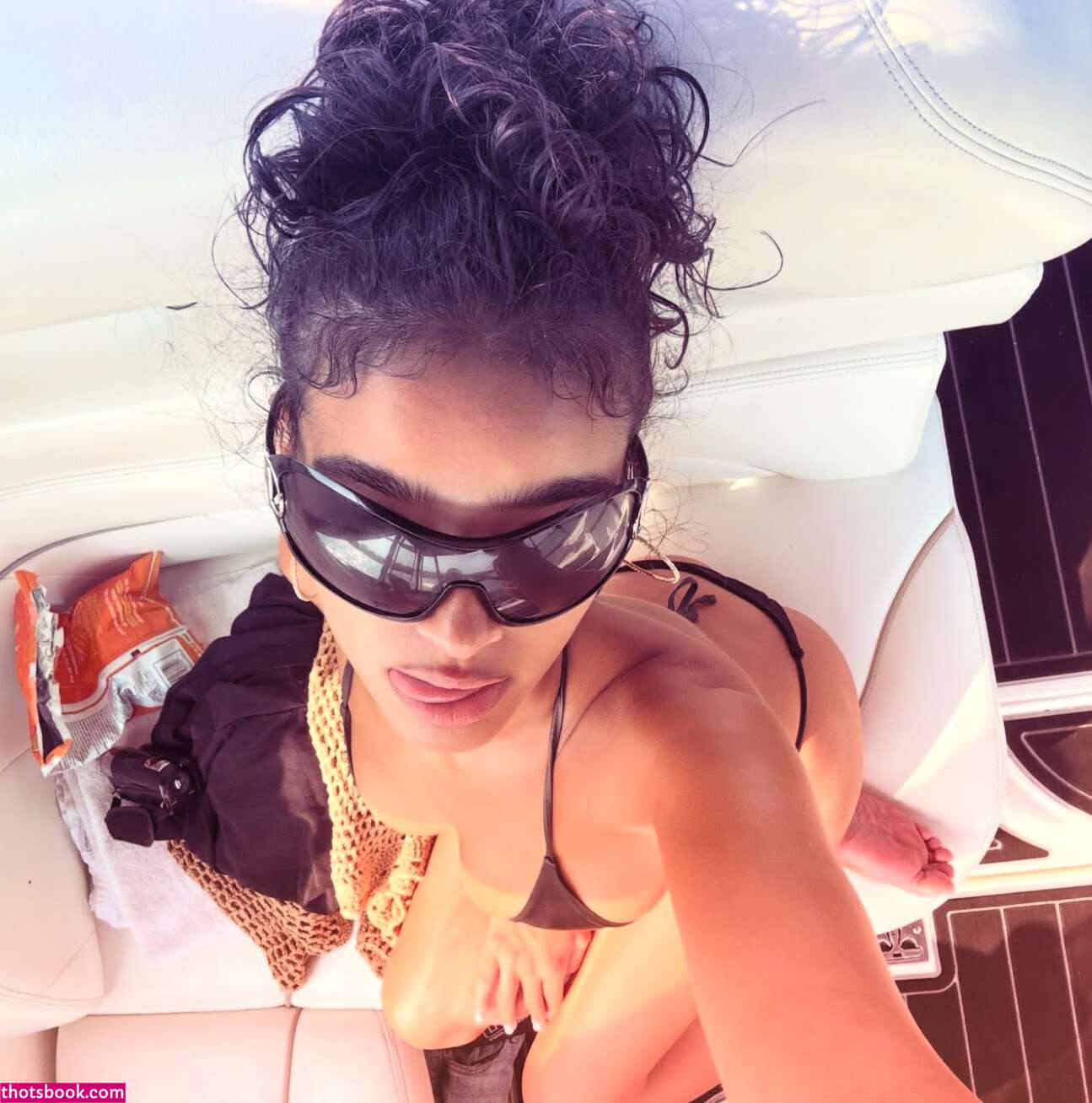 Alexis Carrington Photo #2