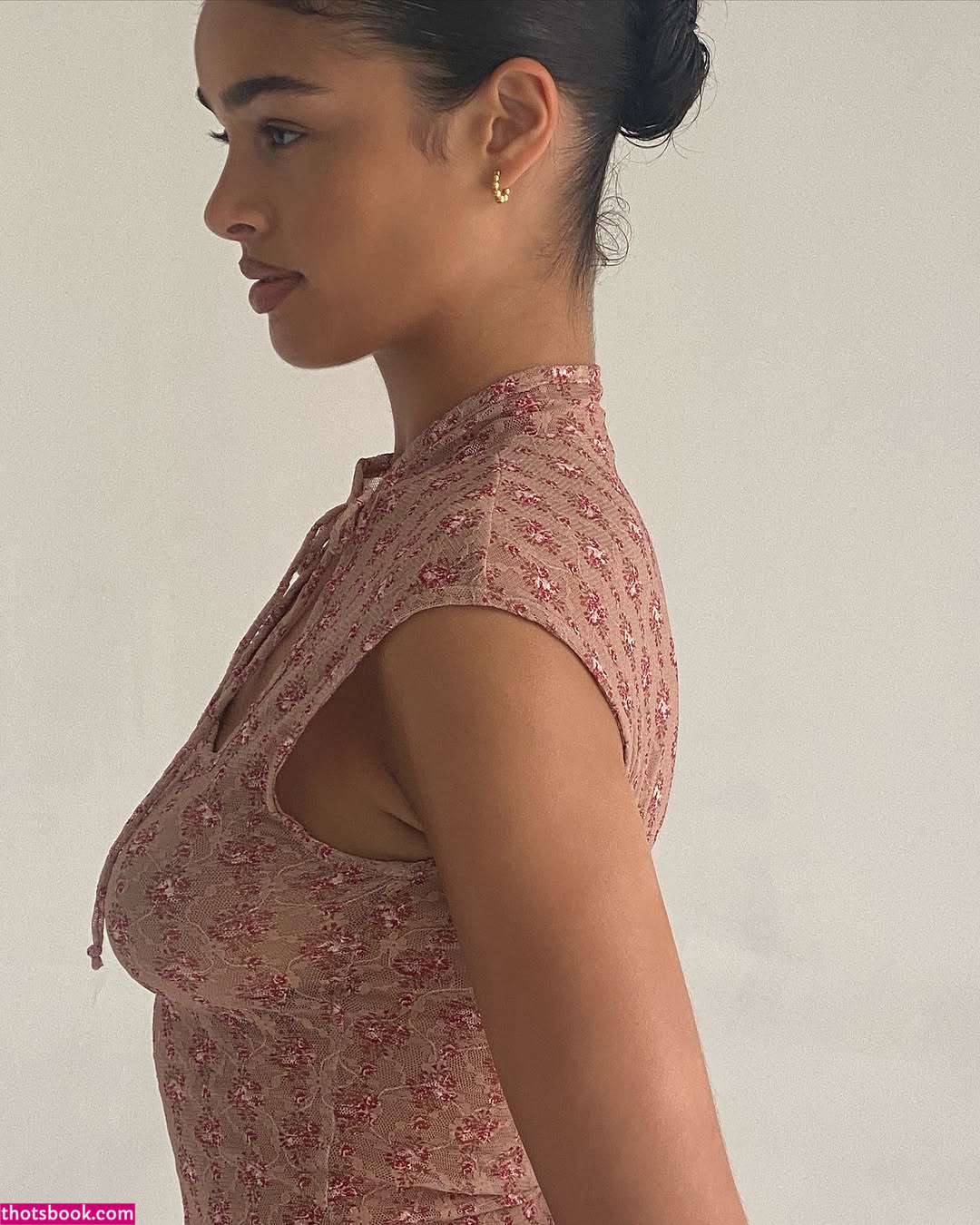 Alexis Carrington Photo #21