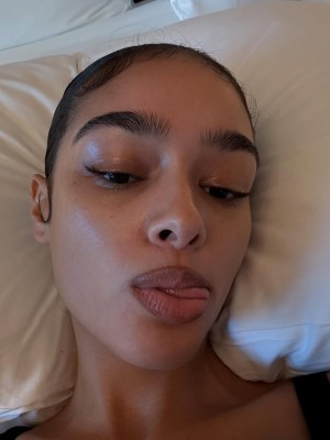 Alexis Carrington Photo #30