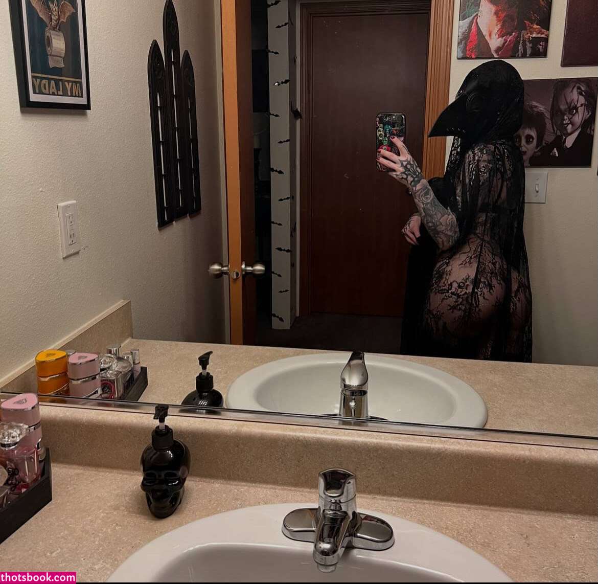 Tyniquewebster Photo #2