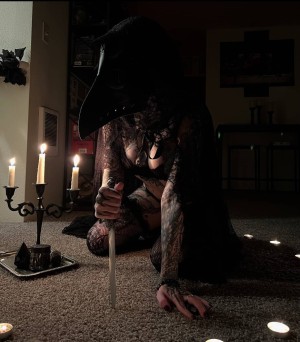 Tyniquewebster Photo #3