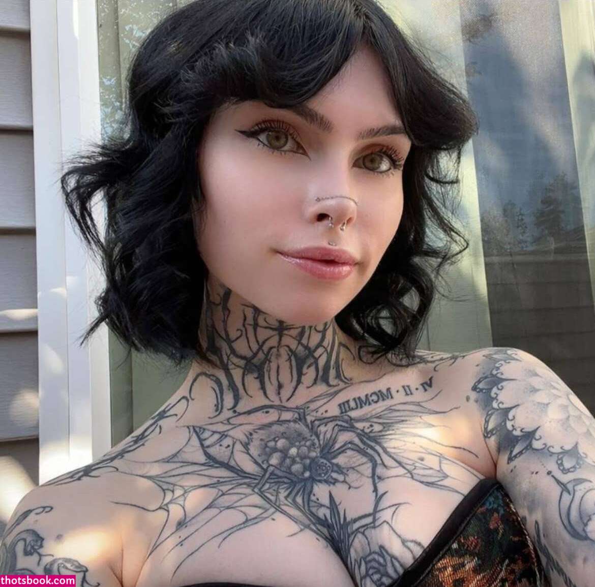 Tyniquewebster Photo #5