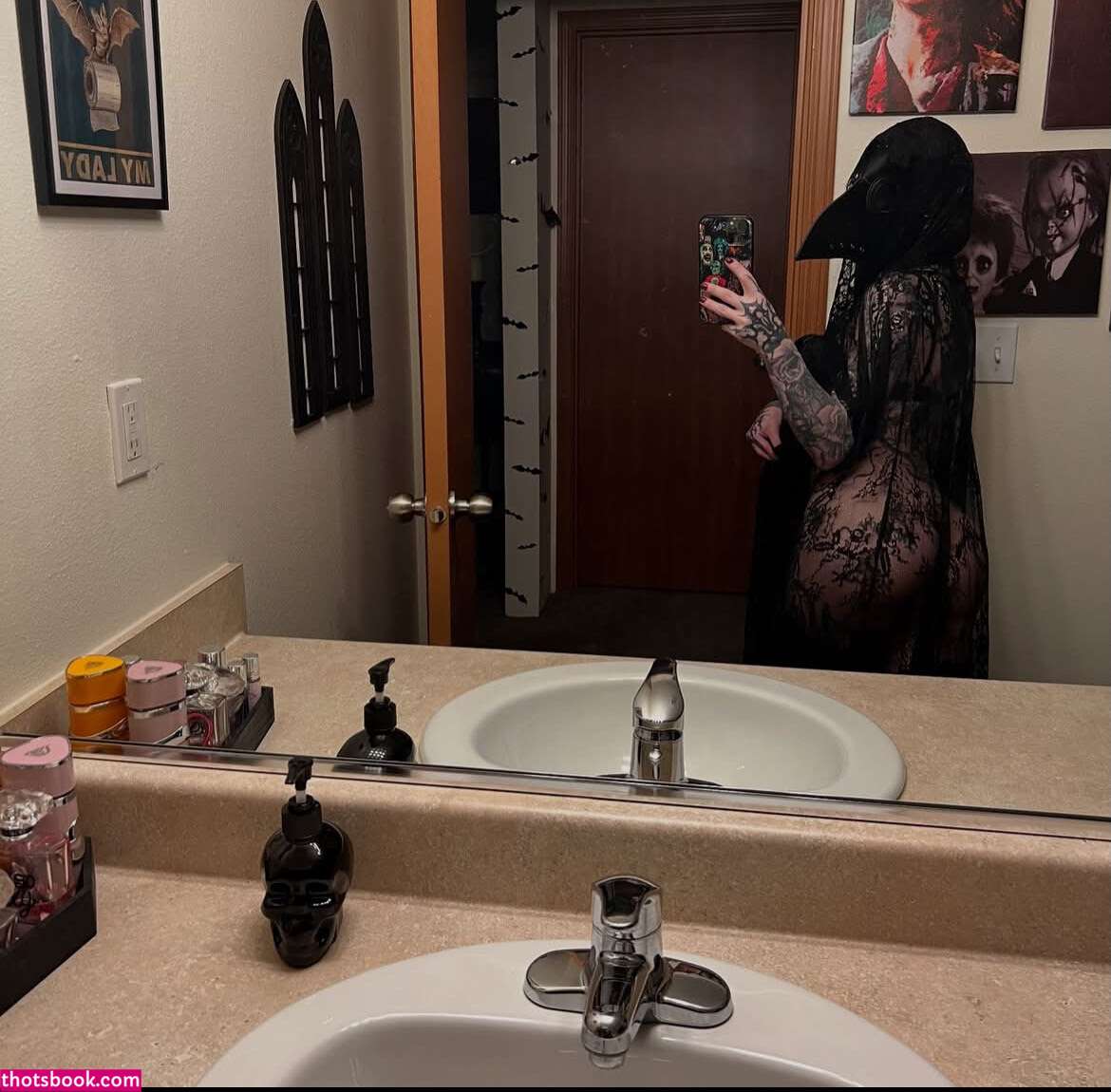 Tyniquewebster Photo #14