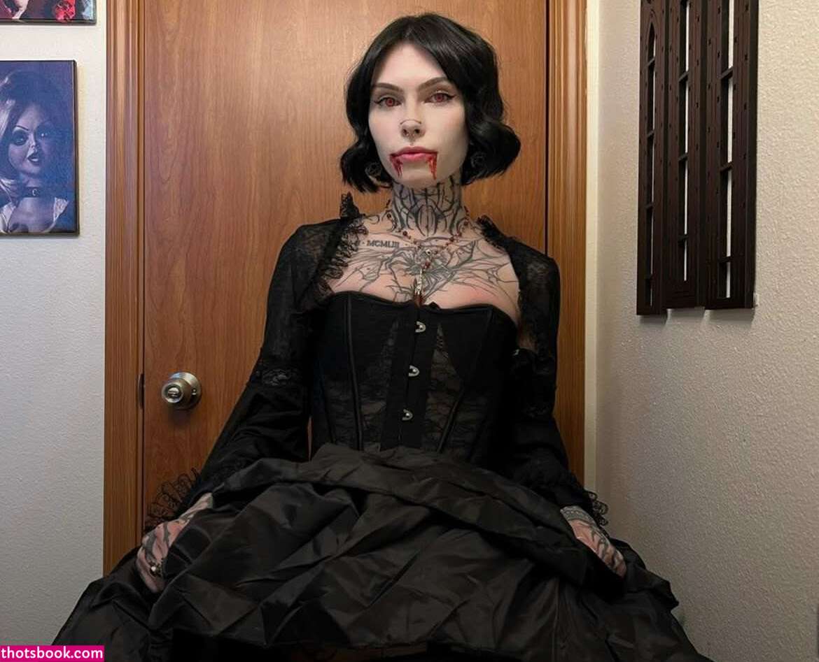 Tyniquewebster Photo #20