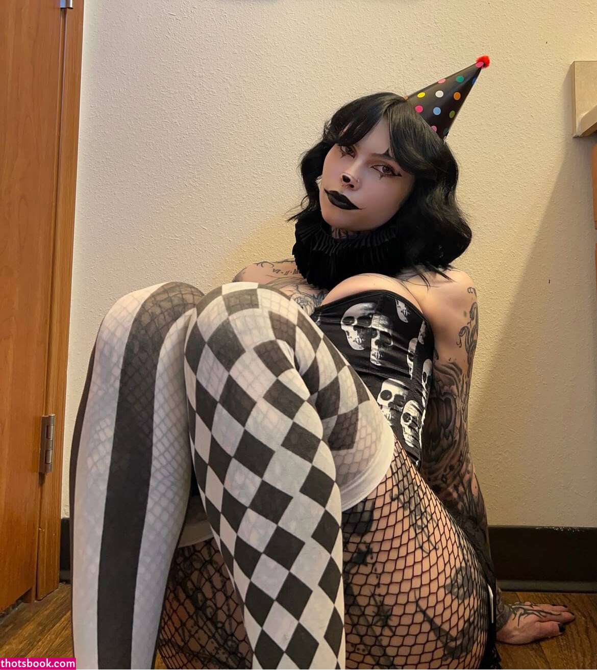 Tyniquewebster Photo #23