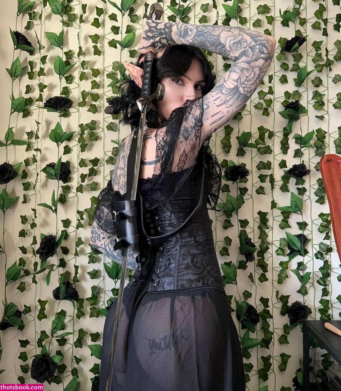 Tyniquewebster Photo #24