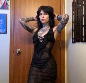 Tyniquewebster Photo #27