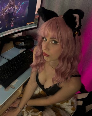 Dianacutienerd Photo #7