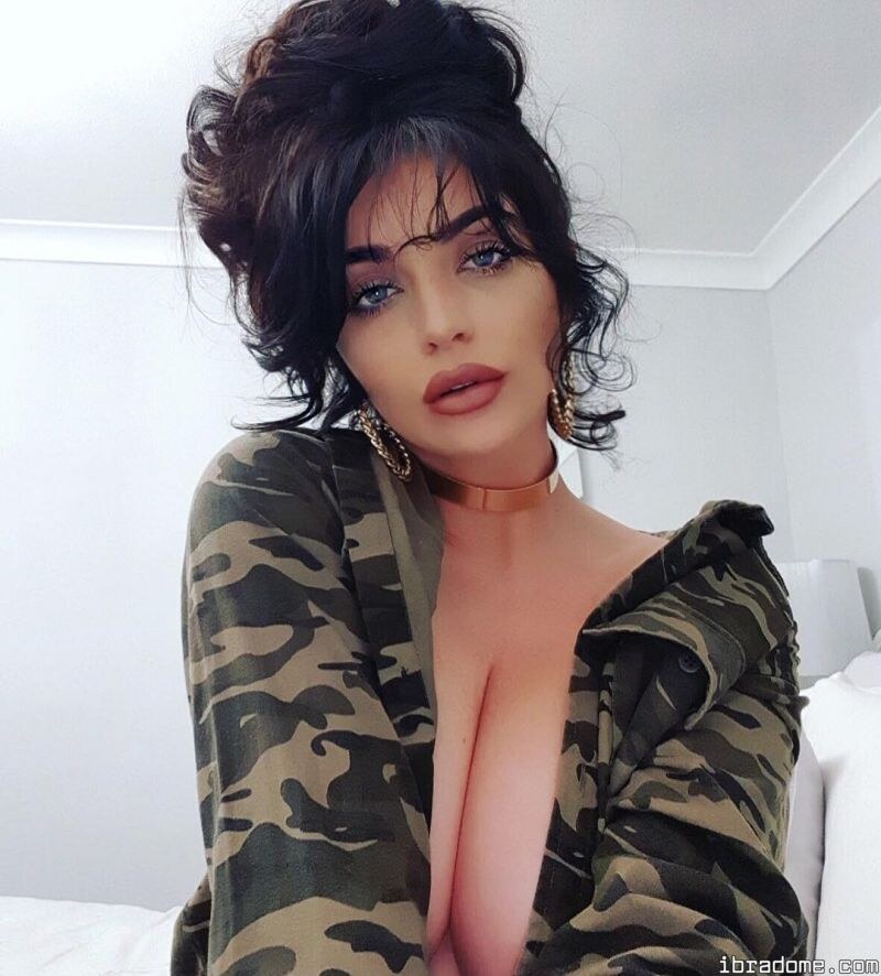 Scarlet Bouvier Photo #26