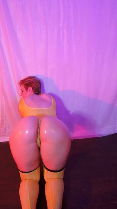 Anya Braddock Photo #2