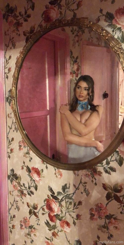 Molly Bennett Photo #219