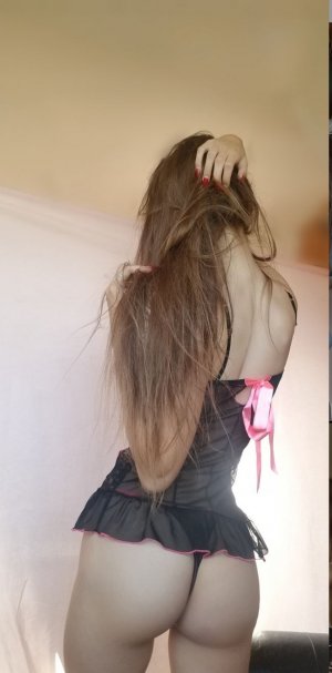 Coral Larsen Photo #142