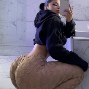 Gina Savage Photo #30