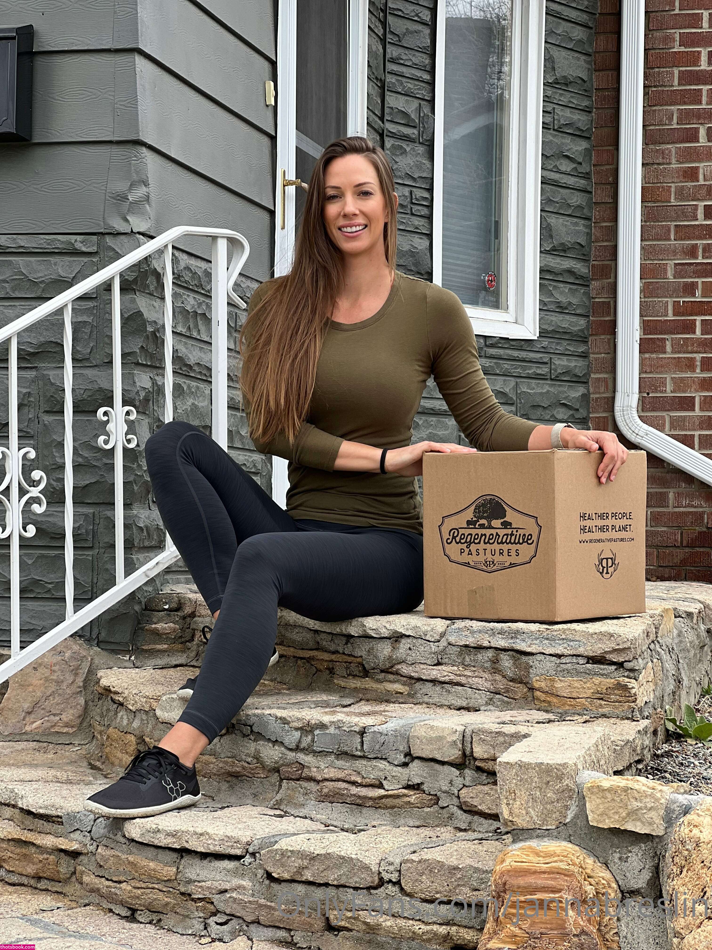 Janna Breslin Photo #12