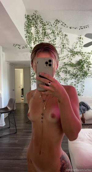 Isabella Urbzz Photo #27