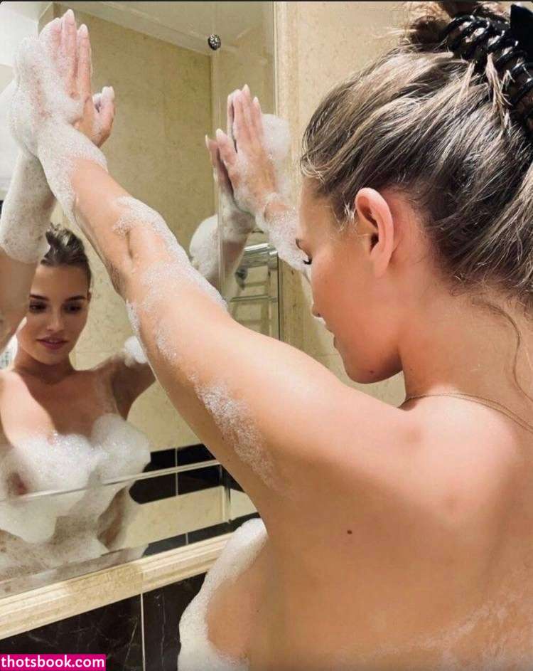 Laura Muller Photo #2