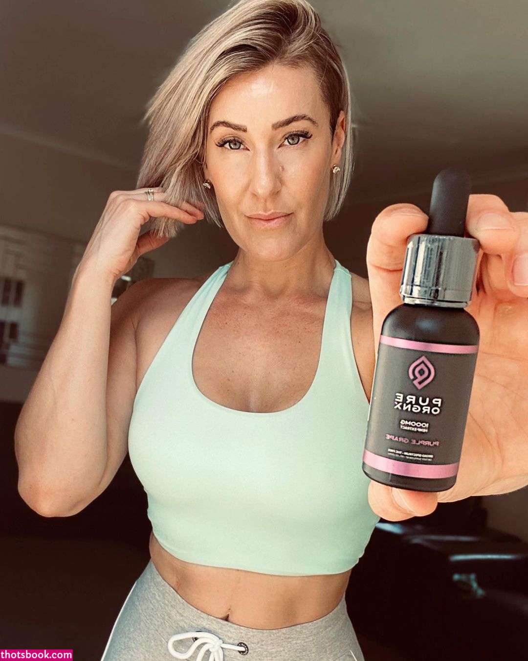 Squatsn Curves Photo #74